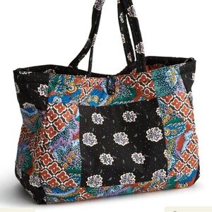NWT Vera Bradley Hathaway Tote in Patchwork and Feathers